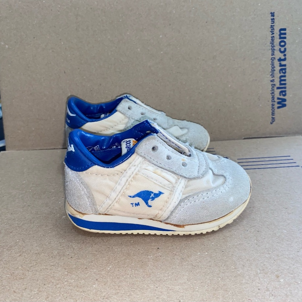 Vintage rare 1980s baby size kangaROOS Cream and Blue Classic Sneakers 👟 shoes